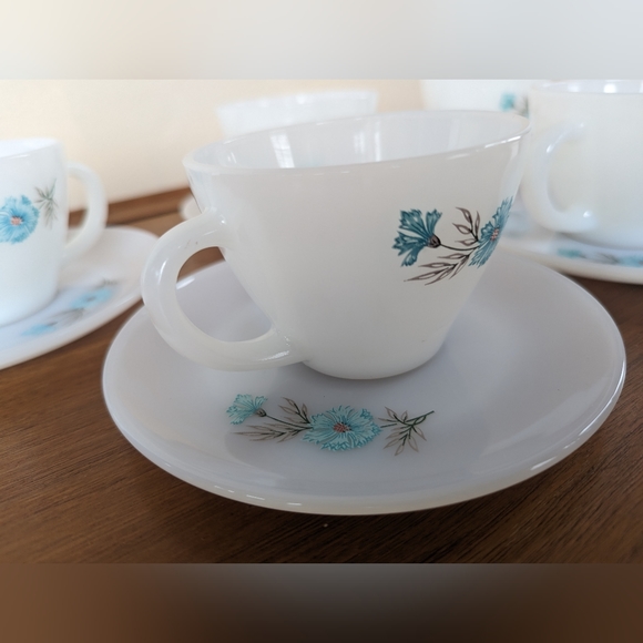 VINTAGE 1950's Fire King Bonnie Blue Carnation Milk Glass Teacup/Saucer Set of 5 - Picture 8 of 16